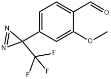 2-メトキシ-4-[3-(トリフルオロメチル)-3H-ジアジリン-3-イル]ベンズアルデヒド 化学構造式