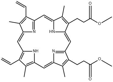 3,8,13,17-テトラメチル-7,12-ジビニル-21H,23H-ポルフィリン-2,18-ビス(プロピオン酸メチル) 化学構造式
