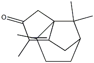 4,5,6,7,8-ペンタヒドロ-1,4,9,9-テトラメチル-3aH-3a,7-メタノアズレン-2(3H)-オン 化学構造式