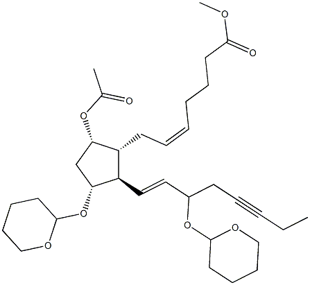 (5Z,8R,9S,11R,13E)-9-アセチルオキシ-11-[(テトラヒドロ-2H-ピラン)-2-イル]オキシ-15-[(テトラヒドロ-2H-ピラン)-2-イル]オキシプロスタ-5,13-ジエン-17-イン-1-酸メチル 化学構造式