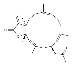 (3aR,12S,15aS,6E,10E,14E)-12-(アセチルオキシ)-3a,4,5,8,9,12,13,15a-オクタヒドロ-6,10,14-トリメチル-3-メチレンシクロテトラデカ[b]フラン-2(3H)-オン 化学構造式