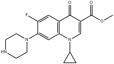 1-シクロプロピル-6-フルオロ-4-オキソ-7-(ピペラジン-1-イル)キノリン-3-カルボン酸メチル 化学構造式