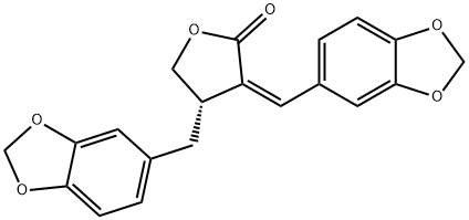 (S)-4-(1,3-ベンゾジオキソール-5-イルメチル)-3-[(Z)-1,3-ベンゾジオキソール-5-イルメチレン]ジヒドロ-2(3H)-フラノン 化学構造式