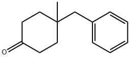 4-ベンジル-4-メチルシクロヘキサノン 化学構造式