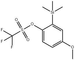 三氟甲烷磺酸-4-甲氧基-2-(三甲基硅基)苯酯 结构式