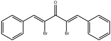 (1Z,4Z)-2,4-ジブロモ-1,5-ジフェニル-1,4-ペンタジエン-3-オン 化学構造式