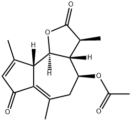 (3S)-4β-Acetoxy-3,3aβ,4,5,9aβ,9bα-hexahydro-3β,6,9-trimethylazuleno[4,5-b]furan-2,7-dione Struktur