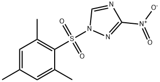 1-(2,4,6-トリメチルフェニルスルホニル)-3-ニトロ-1H-1,2,4-トリアゾール 化学構造式