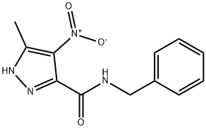 1H-Pyrazole-3-carboxamide, 5-methyl-4-nitro-N-(phenylmethyl)- Struktur