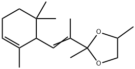 2,4-ジメチル-2-[1-メチル-2-(2,6,6-トリメチル-2-シクロヘキセン-1-イル)エテニル]-1,3-ジオキソラン 化学構造式