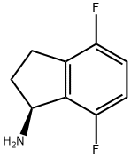 (1S)-4,7-ジフルオロ-2,3-ジヒドロ-1H-インデン-1-アミン 化学構造式
