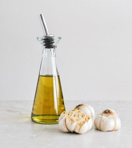 Garlic oil.jpg