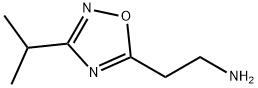 2-(3-イソプロピル-1,2,4-オキサジアゾール-5-イル)エタンアミン 化学構造式