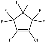 1-Chloro-2,3,3,4,4,5,5-heptafluorocyclopent-1-ene 化学構造式
