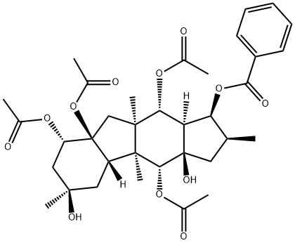 5,8,9,14-Tetraacetoxy-
3-benzoyloxy-10,15-dihydroxypepluane Struktur