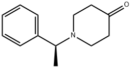 (S)-1-(1-phenylethyl)piperidin-4-one 化学構造式