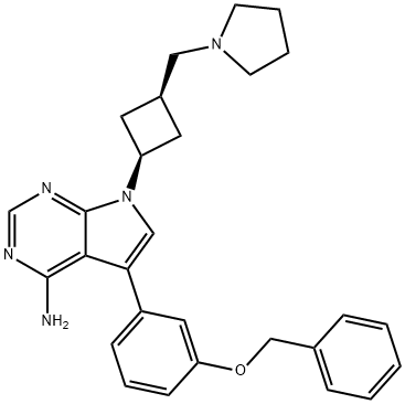 5-[3-(ベンジルオキシ)フェニル]-7-[3-(ピロリジン-1-イルメチル)シクロブチル]ピロロ[2,3-d]ピリミジン-4-アミン 化学構造式