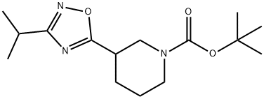 1-BOC-3-(3-イソプロピル-1,2,4-オキサジアゾール-5-イル)ピペリジン 化学構造式