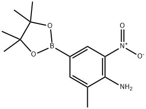 2-メチル-6-ニトロ-4-(4,4,5,5-テトラメチル-1,3,2-ジオキサボロラン-2-イル)アニリン 化学構造式