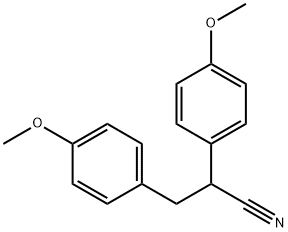 2,3-Bis(4-methoxyphenyl)propanenitrile 化学構造式