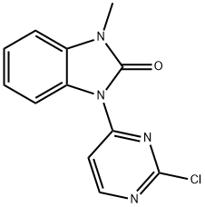 1-(2-chloropyrimidin-4-yl)-3-methyl-1,3-dihydro-2H-benzo[d]imidazol-2-one 化学構造式