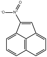 1-nitroacenaphthlene 化学構造式