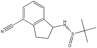 N-((S)-4-cyano-2,3-dihydro-1H-inden-1-yl)-2-methylpropane-2-sulfinamide Struktur