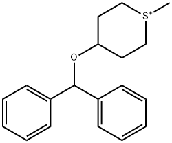 4-(benzhydryloxy)-1-methyltetrahydro-2H-thiopyranium Struktur