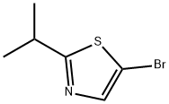 5-ブロモ-2-イソプロピル-1,3-チアゾール 化学構造式