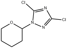 3,5-ジクロロ-1-(テトラヒドロ-2H-ピラン-2-イル)-1H-1,2,4-トリアゾール 化学構造式