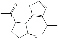 1-[(1S)-3α-メチル-2α-(3-イソプロピルフラン-2-イル)シクロペンタン-1α-イル]エタノン 化学構造式