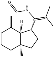 N-[2-Methyl-1-[(1R,7aα)-octahydro-3aα-methyl-7-methylene-1H-inden-1α-yl]-1-propenyl]formamide Struktur