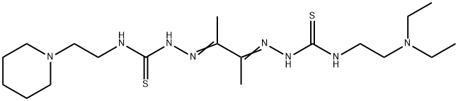 4-[2-(ジエチルアミノ)エチル]-4'-(2-ピペリジノエチル)[1,1'-(1,2-ジメチル-1,2-エタンジイリデン)ビスチオセミカルバジド] 化学構造式