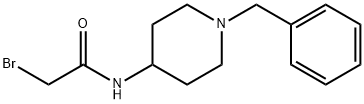 N-(1-ベンジルピペリジン-4-イル)-2-ブロモアセトアミド 化学構造式