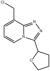 8-(Chloromethyl)-3-(tetrahydrofuran-2-yl)-[1,2,4]triazolo[4,3-a]pyridine Structure