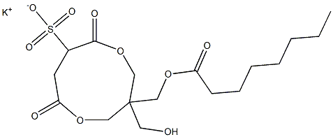 1-(Octanoyloxymethyl)-1-(hydroxymethyl)-4,7-dioxo-3,8-dioxacyclononane-6-sulfonic acid potassium salt Structure