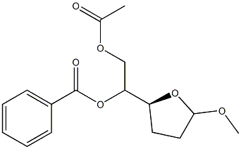 (5S)-5-(2-アセトキシ-1-ベンゾイルオキシエチル)-2-メトキシオキソラン 化学構造式
