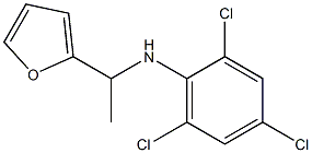 2,4,6-trichloro-N-[1-(furan-2-yl)ethyl]aniline Struktur