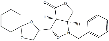 [3S,3aS,6aS]-3-[(R)-1,4-ジオキサスピロ[4.5]デカン-2-イル]テトラヒドロ-1-ベンジル-1H,4H-フロ[3,4-c]イソオキサゾール-4-オン 化学構造式