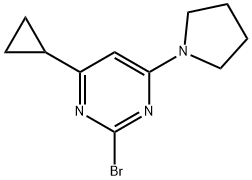 2-bromo-4-(pyrrolidin-1-yl)-6-cyclopropylpyrimidine 化学構造式