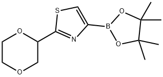 2-(1,4-dioxan-2-yl)-4-(4,4,5,5-tetramethyl-1,3,2-dioxaborolan-2-yl)thiazole Struktur