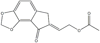 7-[(E)-2-アセチルオキシエチリデン]-6,7-ジヒドロ-8H-インデノ[4,5-d]-1,3-ジオキソール-8-オン 化学構造式