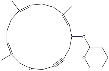 (3E,7E,11E)-3,7,11-Trimethyl-13-[(tetrahydro-4H-pyran)-2-yloxy]oxacycloheptadeca-3,7,11-trien-15-yne Struktur