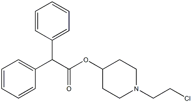 ジフェニル酢酸[1-(2-クロロエチル)ピペリジン]-4-イル 化学構造式