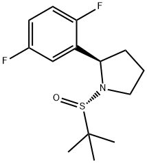 Pyrrolidine, 2-(2,5-difluorophenyl)-1-[(S)-(1,1-dimethylethyl)sulfinyl]-, (2R)- Struktur