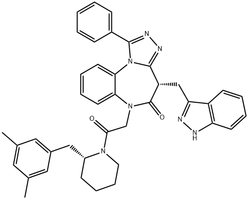 1-フェニル-4α-[(1H-インダゾール-3-イル)メチル]-6-[2-オキソ-2-[2β-(3,5-ジメチルベンジル)ピペリジノ]エチル]-4H-[1,2,4]トリアゾロ[4,3-a][1,5]ベンゾジアゼピン-5(6H)-オン 化学構造式