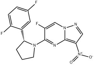 Pyrazolo[1,5-a]pyrimidine, 5-[(2R)-2-(2,5-difluorophenyl)-1-pyrrolidinyl]-6-fluoro-3-nitro-, 2412441-39-3, 结构式