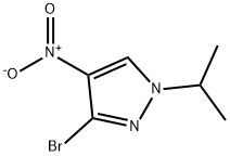 3-bromo-1-isopropyl-4-nitro-1H-pyrazole 结构式
