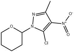 5-chloro-3-methyl-4-nitro-1-(tetrahydro-2H-pyran-2-yl)-1H-pyrazole Struktur