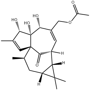 1H-2,8a-Methanocyclopenta[a]cyclopropa[e]cyclodecen-11-one, 4-[(acetyloxy)methyl]-1a,2,5,5a,6,9,10,10a-octahydro-5,5a,6-trihydroxy-1,1,7,9-tetramethyl-, (1aR,2S,5R,5aR,6S,8aS,9R,10aR)- Structure